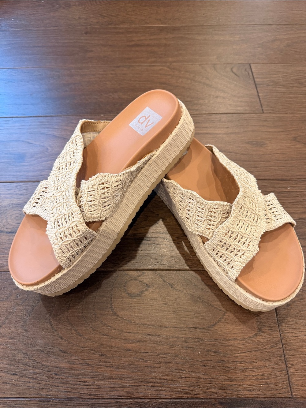 DV by Dolce Vita Sivan Platform Crossband Sandals Size 8 - C72-007
